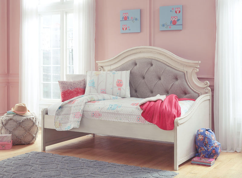 Realyn - Twin Day Bed
