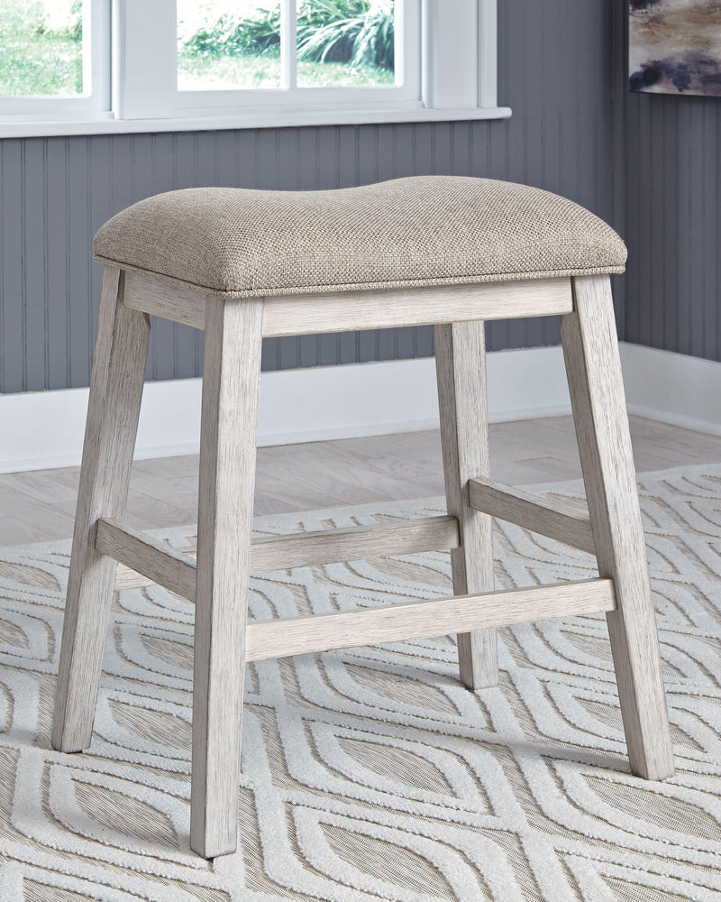 Skempton - Upholstered Stool (2/cn)