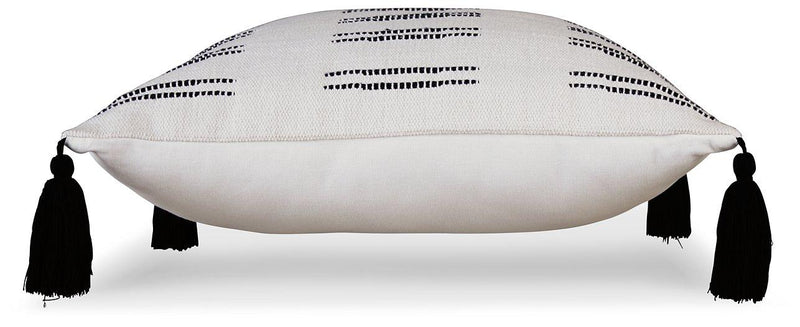 Mudderly Black/White Pillow (Set of 4)