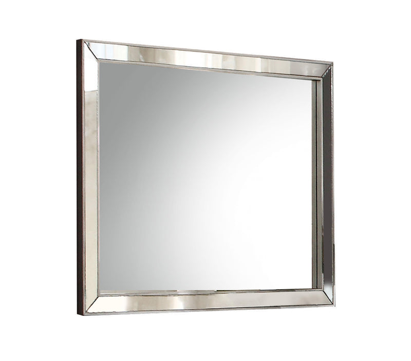 Voeville II Platinum Mirror image